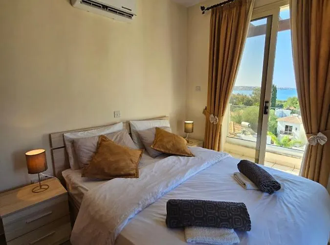 Felix Vilă Golful Coralilor